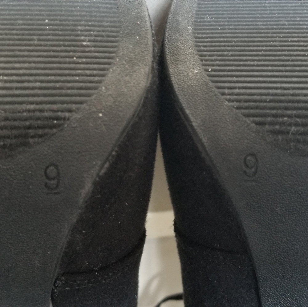 Black High Heels - image 3